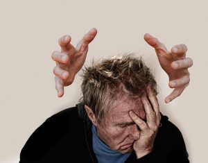 Boire de la tisane pour soulager de la migraine